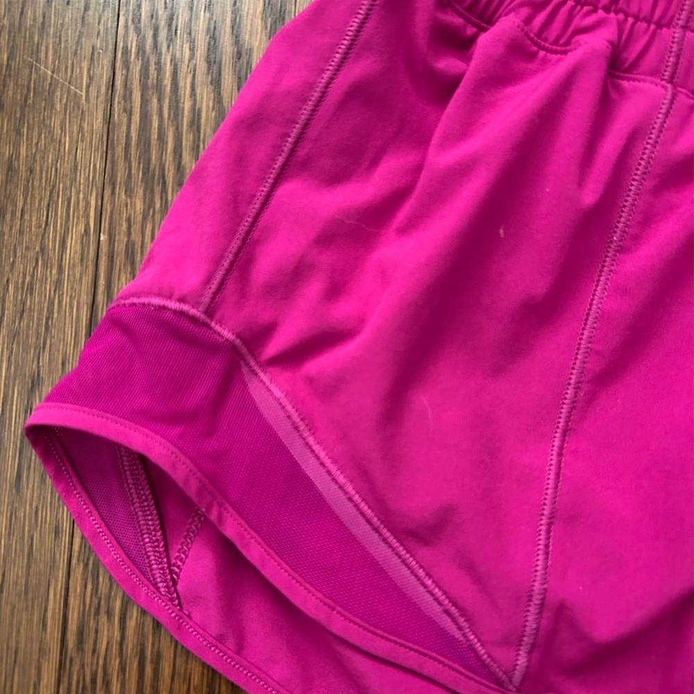 Hotty Hot Shorts LR 2.5” Ripened Raspberry - Picture 7 of 9
